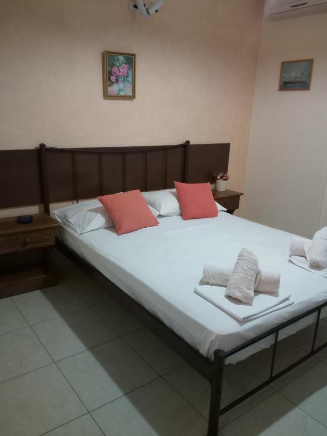 Agnes Rooms Kini Esterno foto